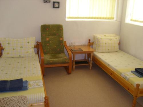 Hostal Plamena Guest Rooms