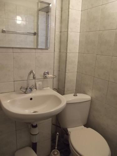 Hostal Plamena Guest Rooms