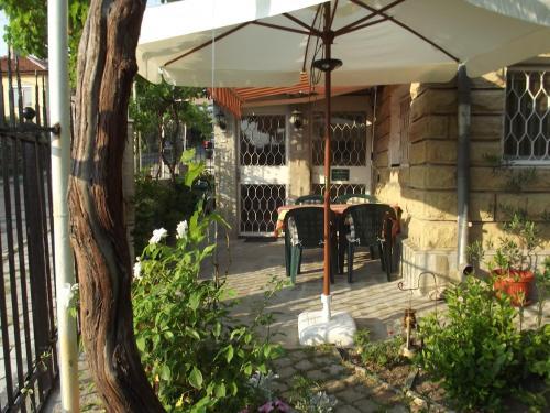 Hostal Plamena Guest Rooms