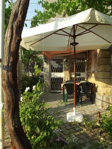 Hostal Plamena Guest Rooms