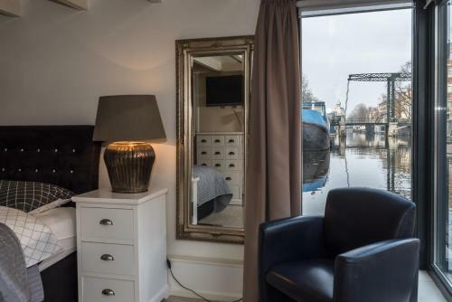 Houseboat-apartment Sumatra