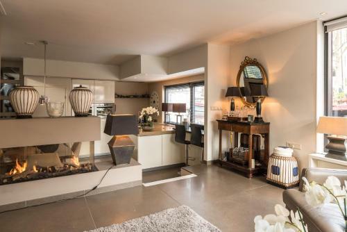 Houseboat-apartment Sumatra