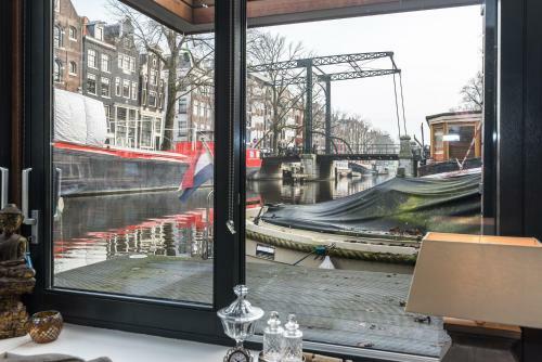 Houseboat-apartment Sumatra