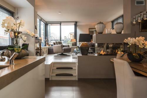 Houseboat-apartment Sumatra