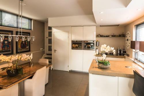 Houseboat-apartment Sumatra
