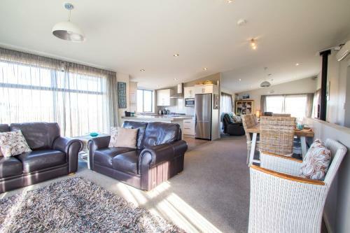 Hillcrest Lodge A