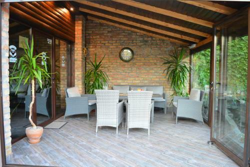 Hostal Deltix Apartments