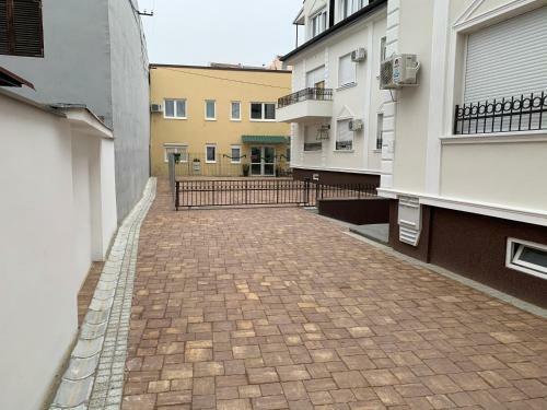 A6 Apartment