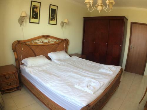 Apartments In Gardenia Complex