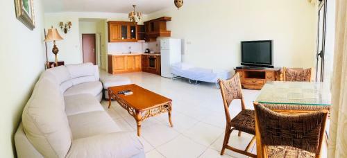 Apartments In Gardenia Complex