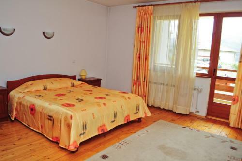 Hostal Kris Guest House