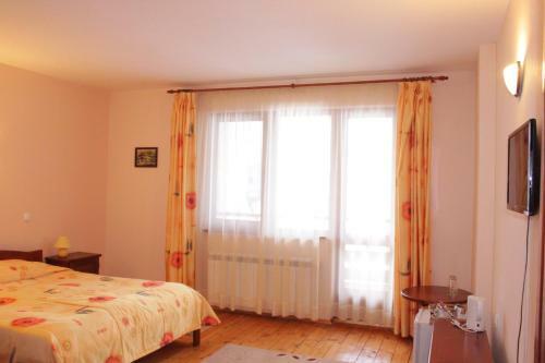 Hostal Kris Guest House