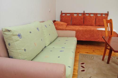 Hostal Kris Guest House