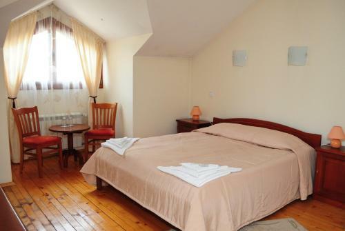 Hostal Kris Guest House