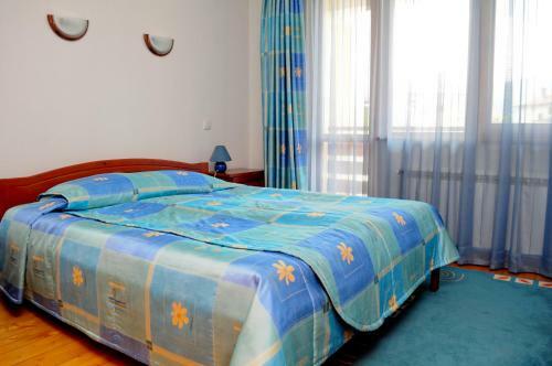Hostal Kris Guest House