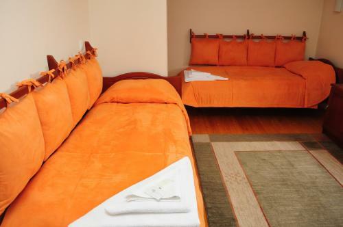 Hostal Kris Guest House
