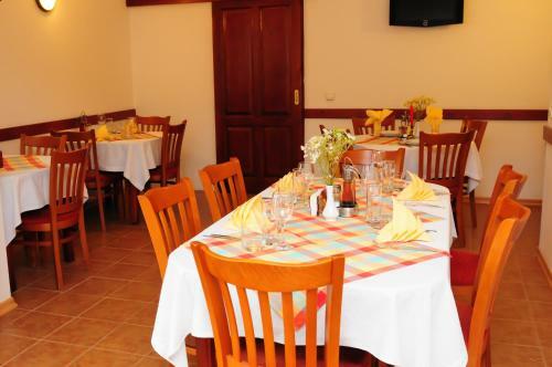 Hostal Kris Guest House