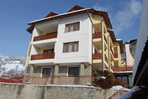 Hostal Kris Guest House
