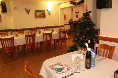 Hostal Kris Guest House