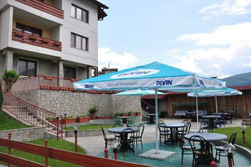 Hostal Kris Guest House