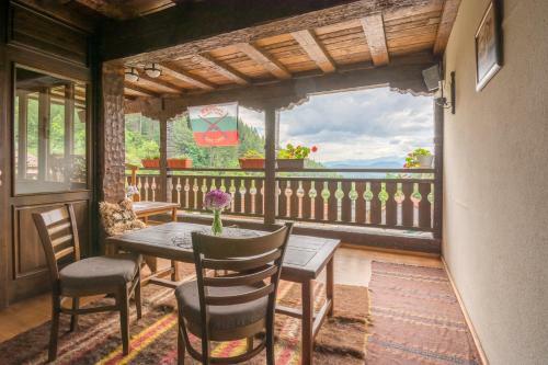 Hostal Macedonia Guest House