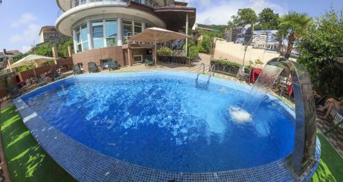 Miloo Hotel
