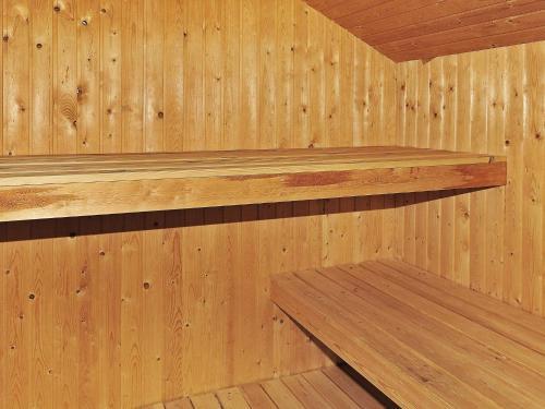 Four-bedroom Holiday Home In Henne 10