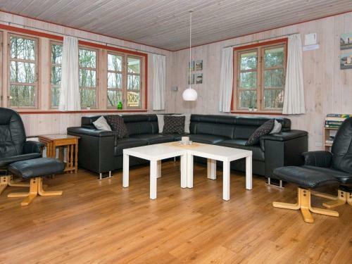 Four-bedroom Holiday Home In Oksb�l 6