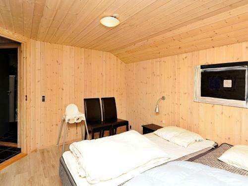 Four-bedroom Holiday Home In Oksb�l 5