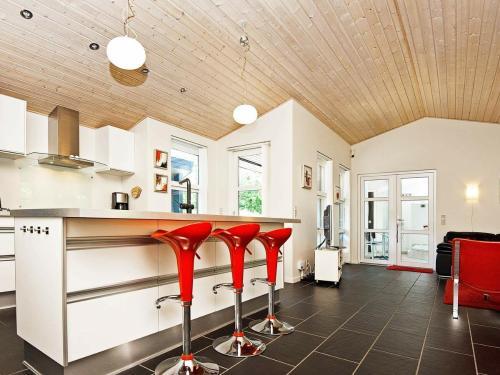 Four-bedroom Holiday Home In Oksb�l 8