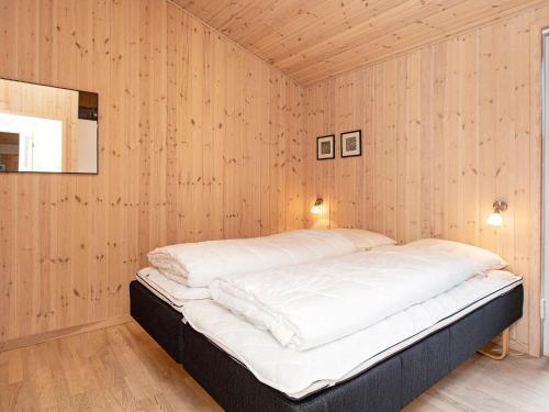 Four-bedroom Holiday Home In Oksb�l 8