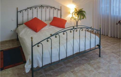 Three-bedroom Holiday Home In Benferri