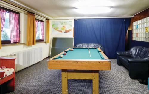 Eighteen-bedroom Holiday Home In Oberstadfeld
