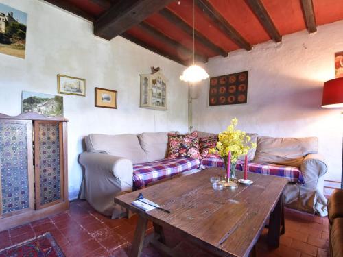 Spacious Farmhouse In Champallement Near Forest