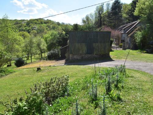 Spacious Farmhouse In Champallement Near Forest