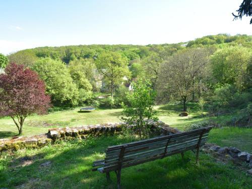 Spacious Farmhouse In Champallement Near Forest