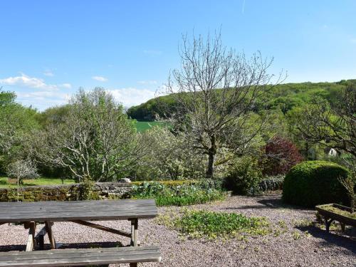 Spacious Farmhouse In Champallement Near Forest