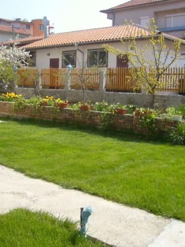 Hostal Sotirovi Guest House