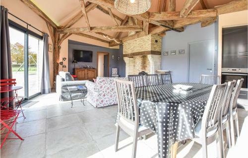 Three-bedroom Holiday Home In Hattenville