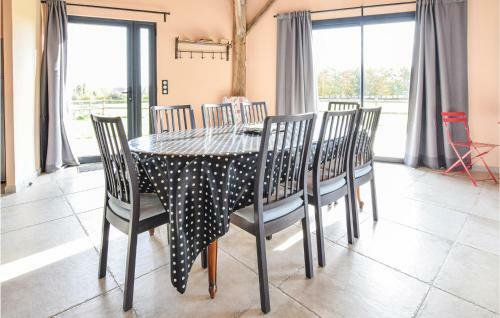Three-bedroom Holiday Home In Hattenville