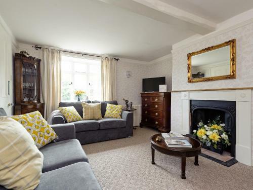 Low Farm Cottage