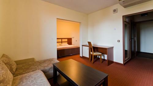 Nadejda Hotel