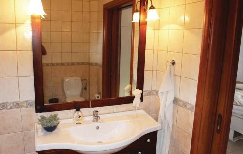 Four-bedroom Holiday Home In Rethymno, Crete