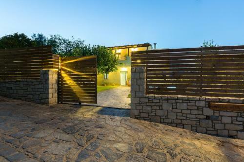 Villa Elea Gaia - Enhance Your Senses