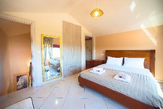 Aqua Blue Villas With Heated Pool