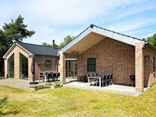 Four-bedroom Holiday Home In H�jby 2