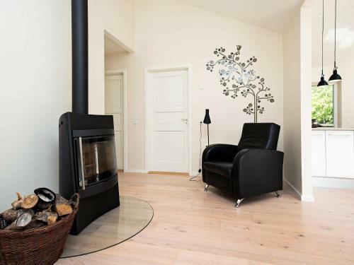 Four-bedroom Holiday Home In H�jby 2