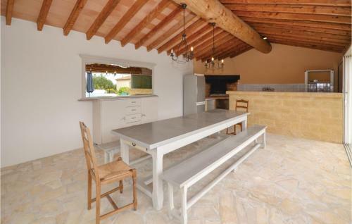 Five-bedroom Holiday Home In Poulx