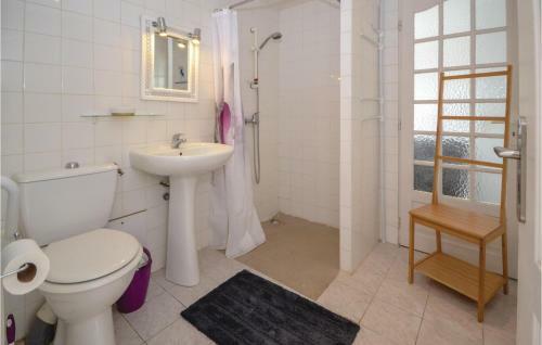 Five-bedroom Holiday Home In Poulx