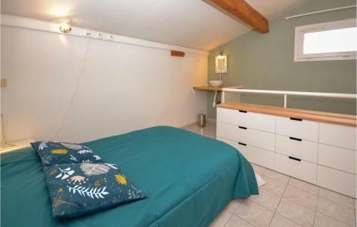 Five-bedroom Holiday Home In Poulx